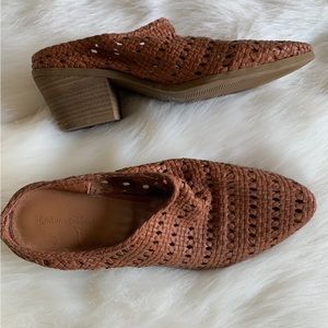 Universal Thread Brown Woven Mules With Short Heel Size 6.5